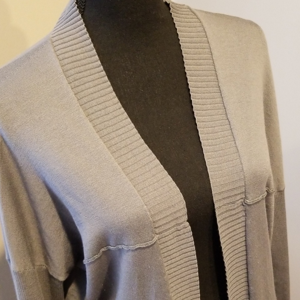 Banana Republic Cardigan - Picture 6 of 7